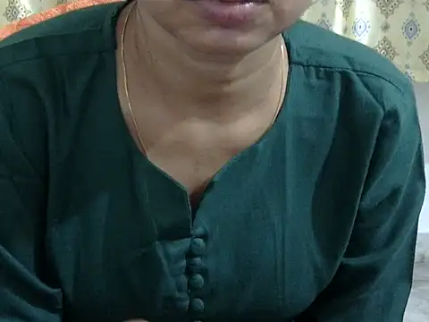 Snapshot of CHAMELI4747 chatting on May 1, 2026, 1:48 pm CHAMELI4747 online show from May 1, 2026, 1:48 pm
