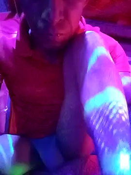 Snapshot of Oaxhot chatting on November 4, 2025, 10:25 am Oaxhot online show from November 4, 2025, 10:25 am