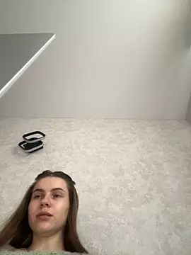 Delilah Leila online show from December 1, 2025, 10:42 am