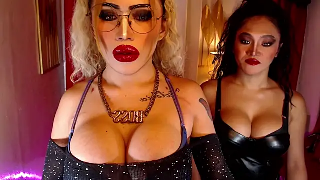 Snapshot of Goddess_Maliya chatting on May 28, 2026, 6:21 am Goddess Maliya online show from May 28, 2026, 6:21 am
