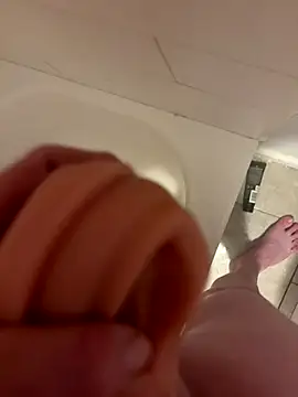 Buck2000 online show from December 17, 2025, 12:27 am