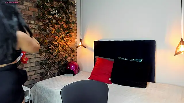 Lia Blake  online show from February 18, 2026, 12:01 pm