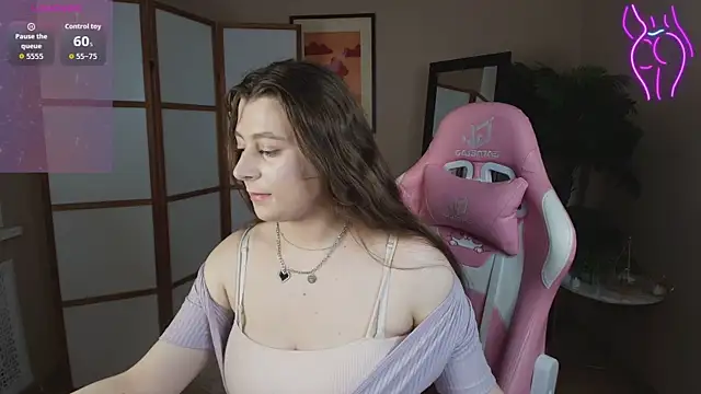 Queen Michelle  online show from September 17, 2025, 9:27 pm