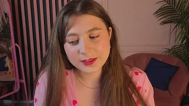 Queen Michelle  online show from December 3, 2025, 10:08 pm