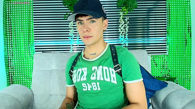 CamiiGuzmanX online show from March 26, 2026, 9:31 pm