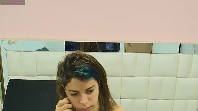 gisell gomez online show from November 11, 2025, 12:05 pm