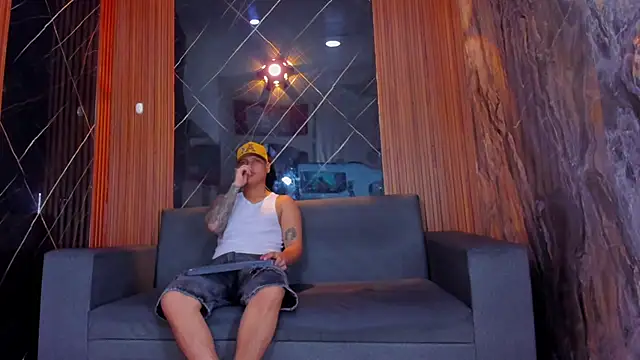 Snapshot of Rick_big chatting on September 15, 2025, 12:16 pm Rick big online show from September 15, 2025, 12:16 pm