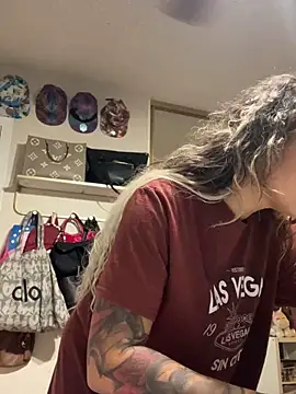 Snapshot of Chicagobabe chatting on September 28, 2025, 1:22 am Chicagobabe online show from September 28, 2025, 1:22 am