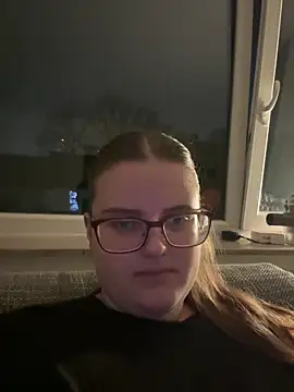 Snapshot of CurvyPaar2 chatting on February 10, 2026, 8:35 pm CurvyPaar2 online show from February 10, 2026, 8:35 pm