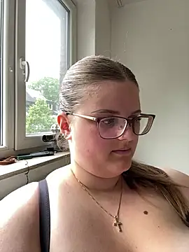 Snapshot of CurvyPaar2 chatting on May 18, 2026, 10:54 am CurvyPaar2 online show from May 18, 2026, 10:54 am