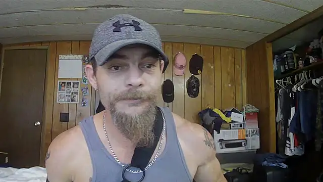 Snapshot of JohnnyBaby85 chatting on August 9, 2026, 8:47 pm JohnnyBaby85 online show from August 9, 2026, 8:47 pm