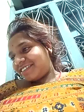 Snapshot of Hot_crety chatting on October 7, 2025, 3:31 pm Hot crety online show from October 7, 2025, 3:31 pm