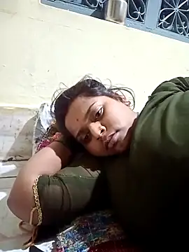 Snapshot of Hot_crety chatting on October 11, 2025, 6:17 pm Hot crety online show from October 11, 2025, 6:17 pm