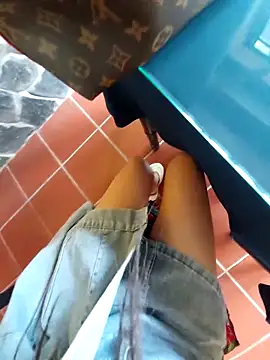 Snapshot of meomeocute chatting on October 23, 2025, 5:18 am meomeocute online show from October 23, 2025, 5:18 am