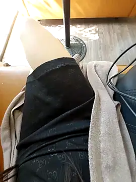 meomeocute online show from November 23, 2025, 6:24 am