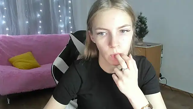 HitGyrl online show from February 7, 2026, 1:20 am