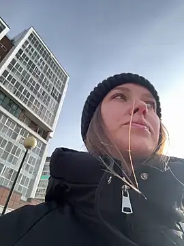 ElliRose online show from October 31, 2025, 6:47 am