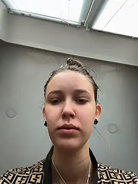 ElliRose online show from December 21, 2025, 5:58 am