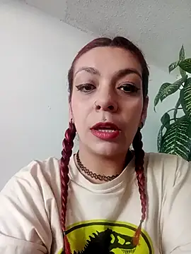  ari gato  online show from December 15, 2025, 5:28 pm