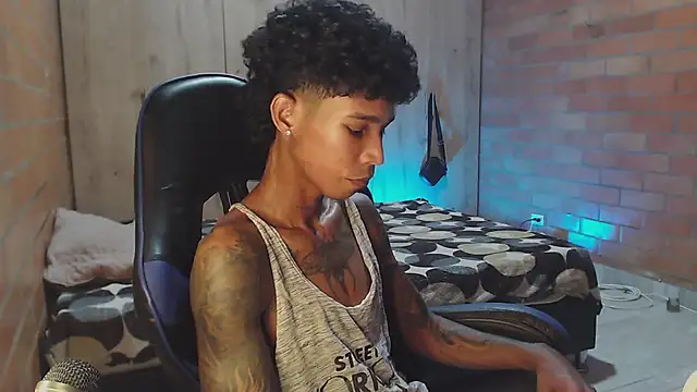 Snapshot of James_rufin chatting on September 15, 2025, 5:40 am James rufin online show from September 15, 2025, 5:40 am