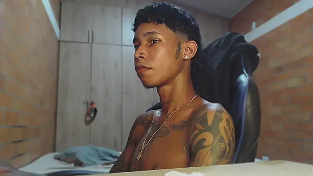 Snapshot of James_rufin chatting on September 23, 2025, 12:57 am James rufin online show from September 23, 2025, 12:57 am