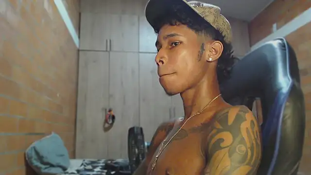 Snapshot of James_rufin chatting on September 24, 2025, 12:36 am James rufin online show from September 24, 2025, 12:36 am