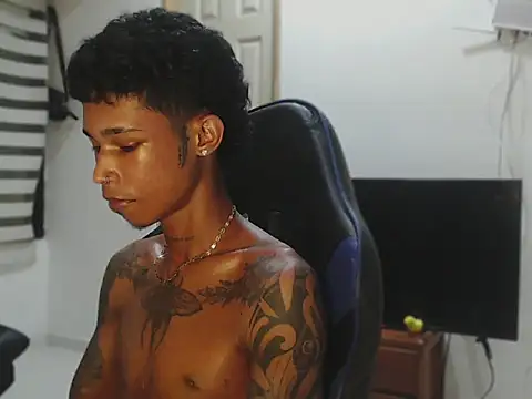 Snapshot of James_rufin chatting on October 22, 2025, 6:24 am James rufin online show from October 22, 2025, 6:24 am