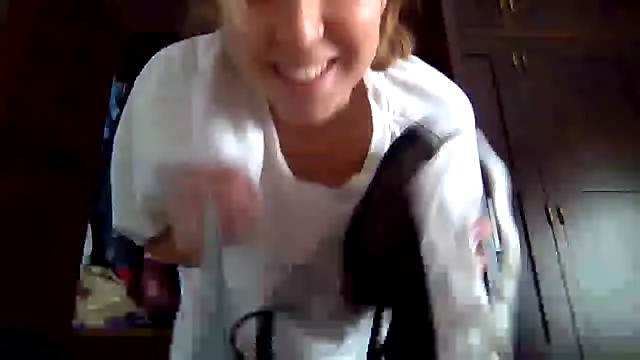 Snapshot of violetofsecret chatting on October 10, 2025, 8:57 am violetofsecret online show from October 10, 2025, 8:57 am