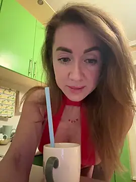Snapshot of MarinaDiva11_74 chatting on October 7, 2025, 7:55 pm MarinaDiva11 74 online show from October 7, 2025, 7:55 pm