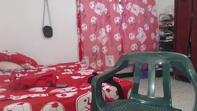 Snapshot of couplehotfantasies chatting on October 10, 2025, 10:53 pm couplehotfantasies online show from October 10, 2025, 10:53 pm