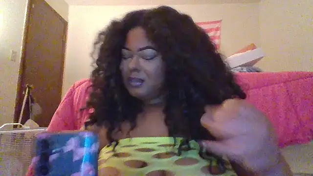 Snapshot of TharealBunn chatting on July 21, 2026, 7:22 am TharealBunn online show from July 21, 2026, 7:22 am
