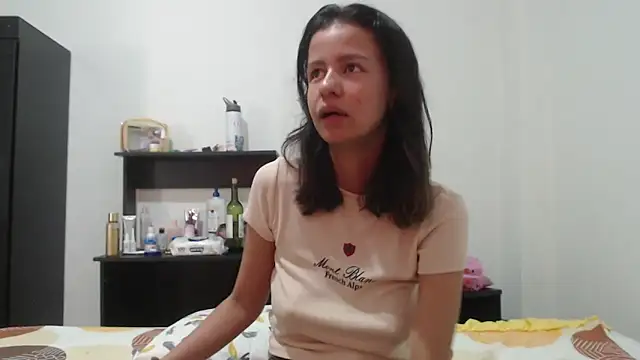 nathaly jones  online show from May 24, 2026, 12:32 pm