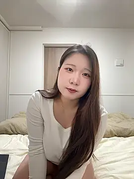  YUNOo0  online show from April 23, 2026, 12:51 pm