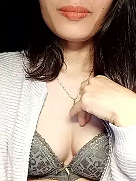 Hinna x online show from November 12, 2025, 7:46 pm