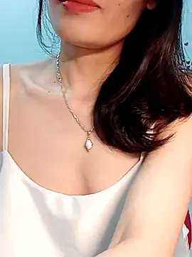 Hinna x online show from April 11, 2026, 7:45 am