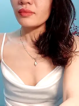 Hinna x online show from April 13, 2026, 2:00 pm