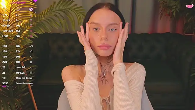 livia starwars online show from November 15, 2025, 10:04 pm