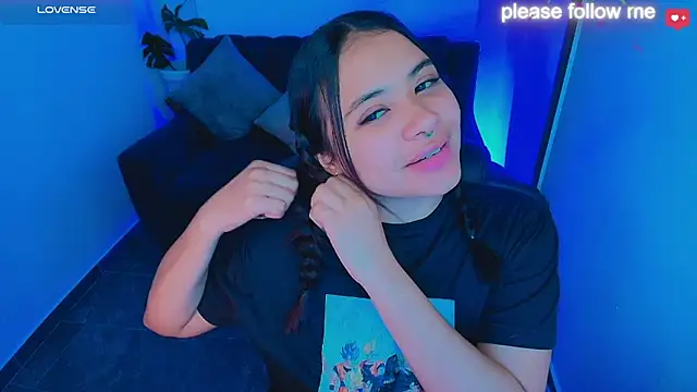 nicemiiaa7  online show from March 18, 2026, 6:22 pm