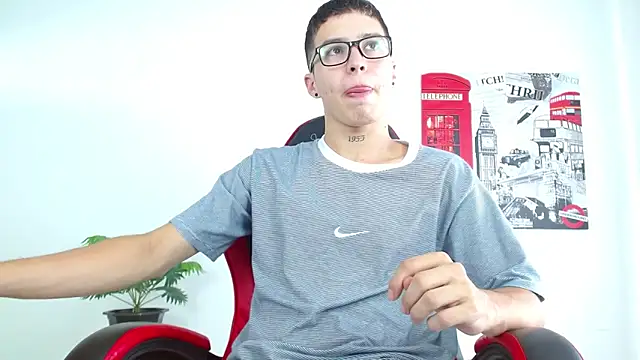 Cumandres18 online show from September 26, 2025, 1:48 pm