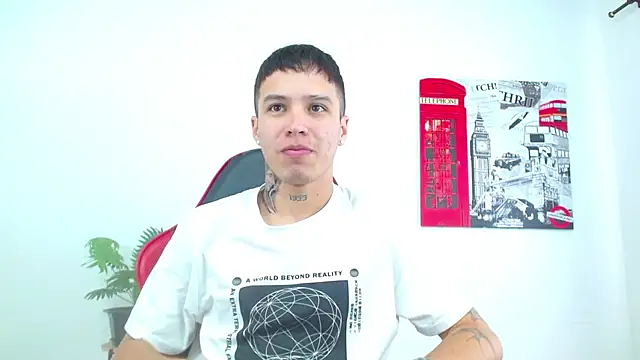 Cumandres18 online show from December 18, 2025, 3:29 pm