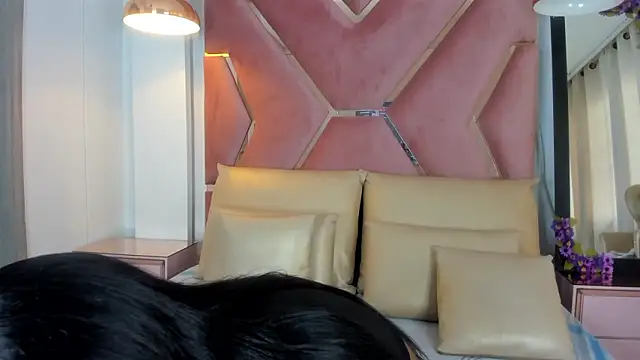 YallianaBrooks online show from February 2, 2026, 8:18 pm