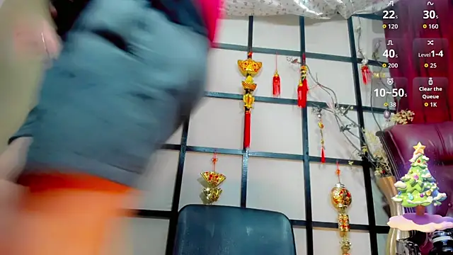 Madison Mujica online show from November 30, 2025, 11:14 am