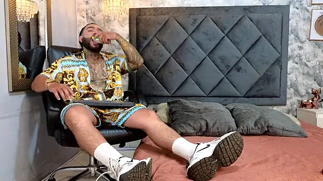 Apolo rousse1 online show from September 8, 2025, 8:19 pm