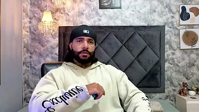 Apolo rousse1 online show from September 30, 2025, 8:58 pm