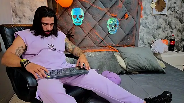 Apolo rousse1 online show from October 15, 2025, 8:53 pm