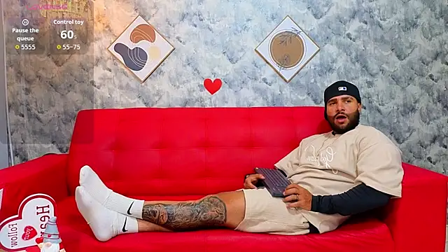 Apolo rousse1 online show from February 17, 2026, 9:10 pm