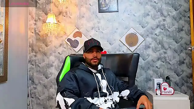 Apolo rousse1 online show from February 28, 2026, 11:17 pm