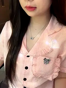 Snapshot of Nana_kute20 chatting on October 9, 2025, 8:34 am Nana kute20 online show from October 9, 2025, 8:34 am