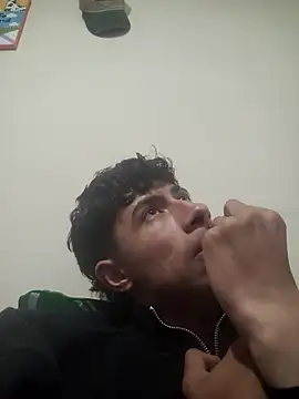 Snapshot of Rolito69 chatting on September 16, 2025, 3:40 am Rolito69 online show from September 16, 2025, 3:40 am