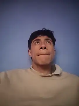 Snapshot of Rolito69 chatting on October 6, 2025, 10:29 pm Rolito69 online show from October 6, 2025, 10:29 pm